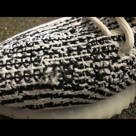 Yeezy Zebras v2 - Picture 3 of 8